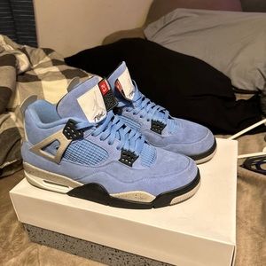 UNC Jordan 4